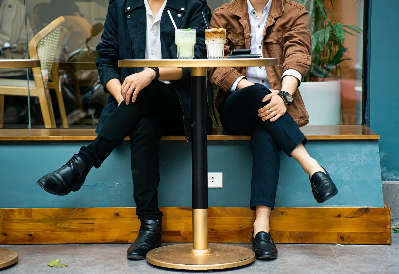 couple, love, cafe-6112296.jpg