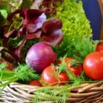 salad, tomatoes, onion-2834091.jpg